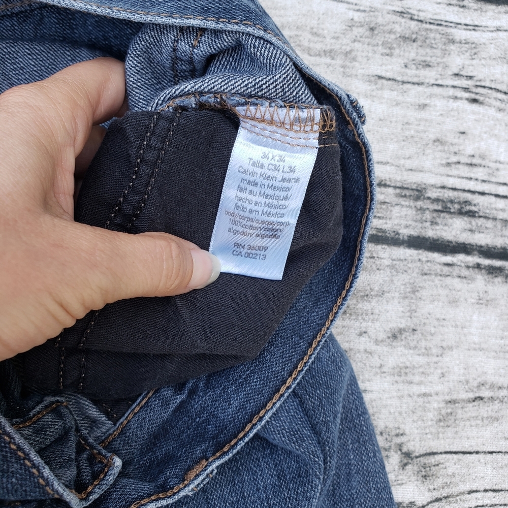 Calvin Klein Relaxed Straight Fit Jeans - Picture 5 of 7